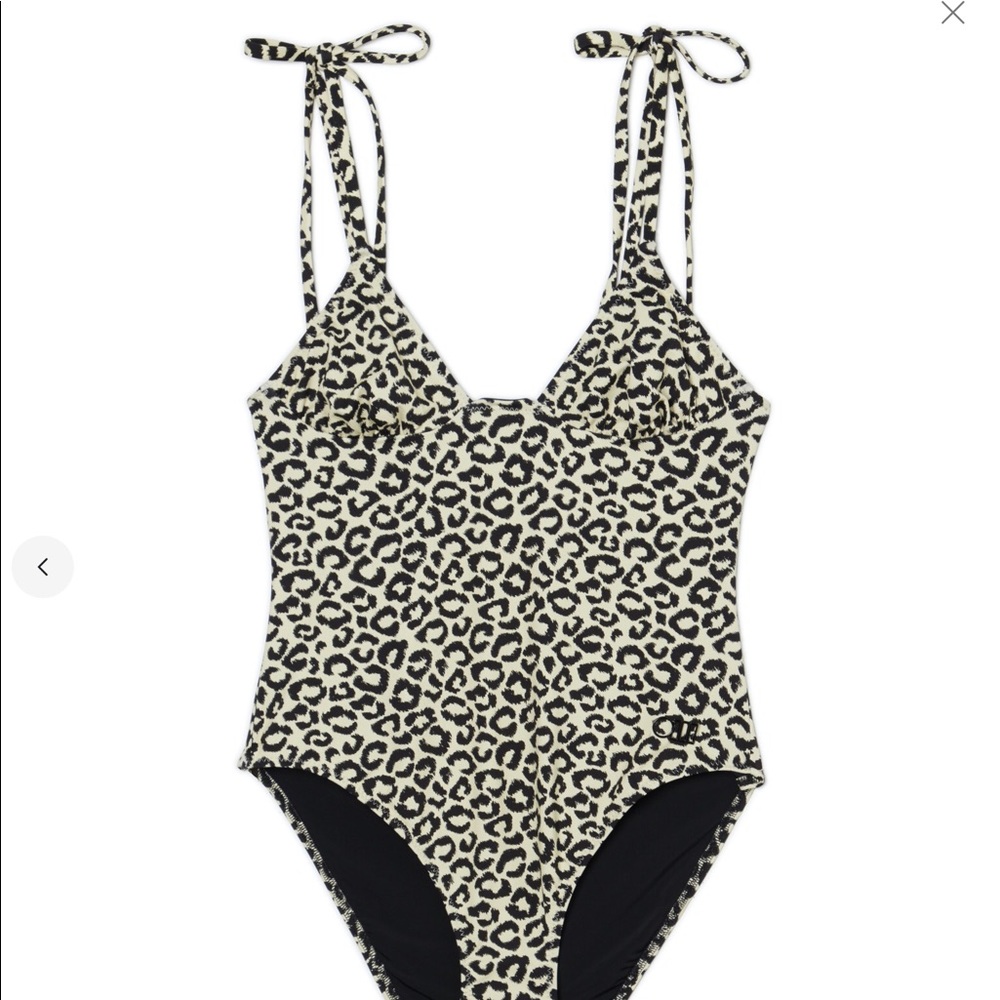 Swimsuit one piece revolve NWT🏷